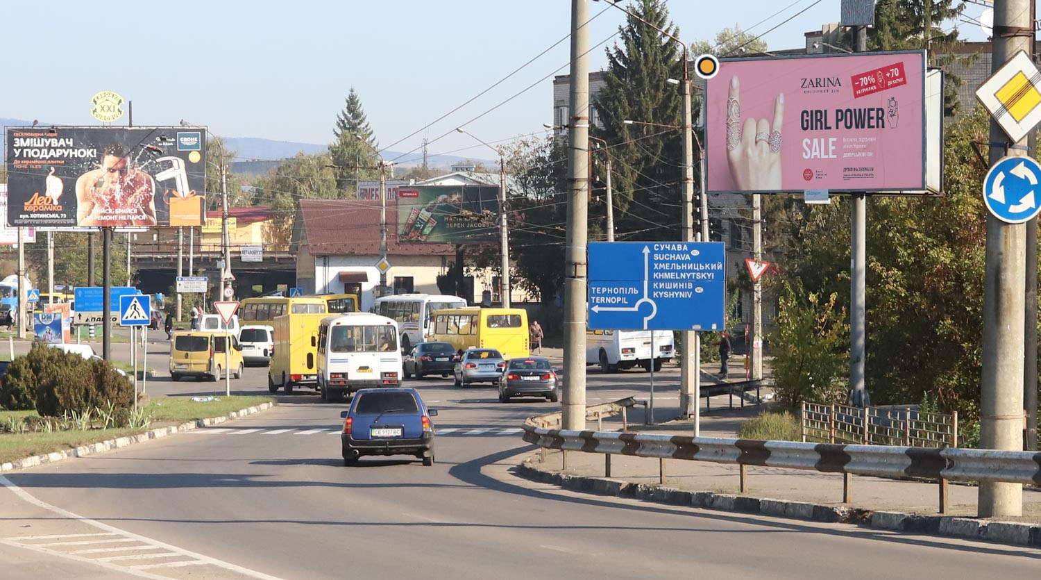 Billboard Chernivtsi,  Gagarina st., transportne kil'ce, do st. Hotins'koi