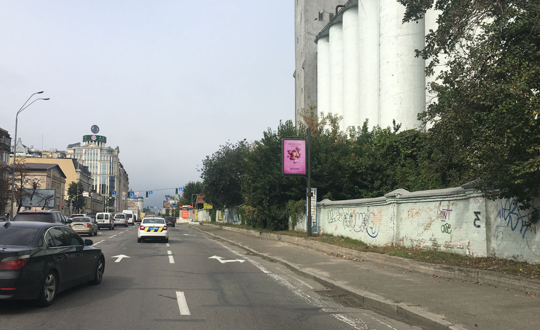 Ситилайт Киев,  Набережно-Хрещатицька вул., напроти буд. 33