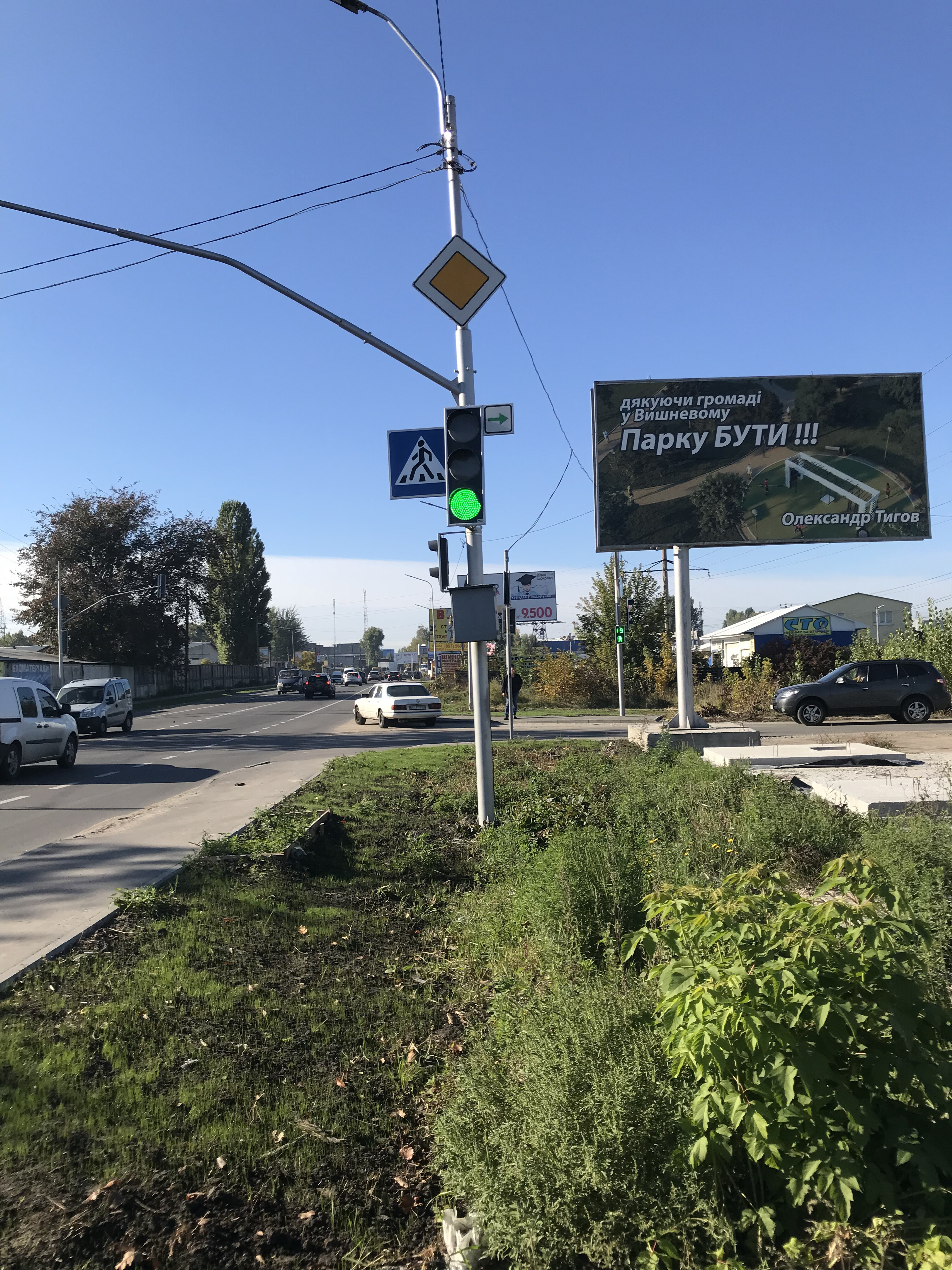 Billboard Svyatopetrivske,  St. Kievskaa 27, na povorote na ZK Petrovskij