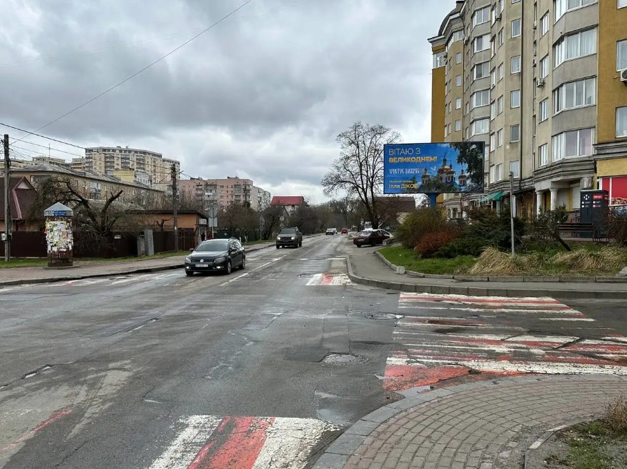 Billboard Vishnev,  st.L.Ukrainki, bud.19, na perehrestki z st.Zelena