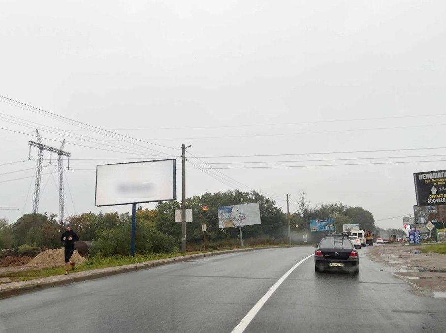 Billboard Sofiivska Borshchagivka,  st.Soborna, pered starou zapravkou Sofiivs'ka, napravlenna na Kiiv