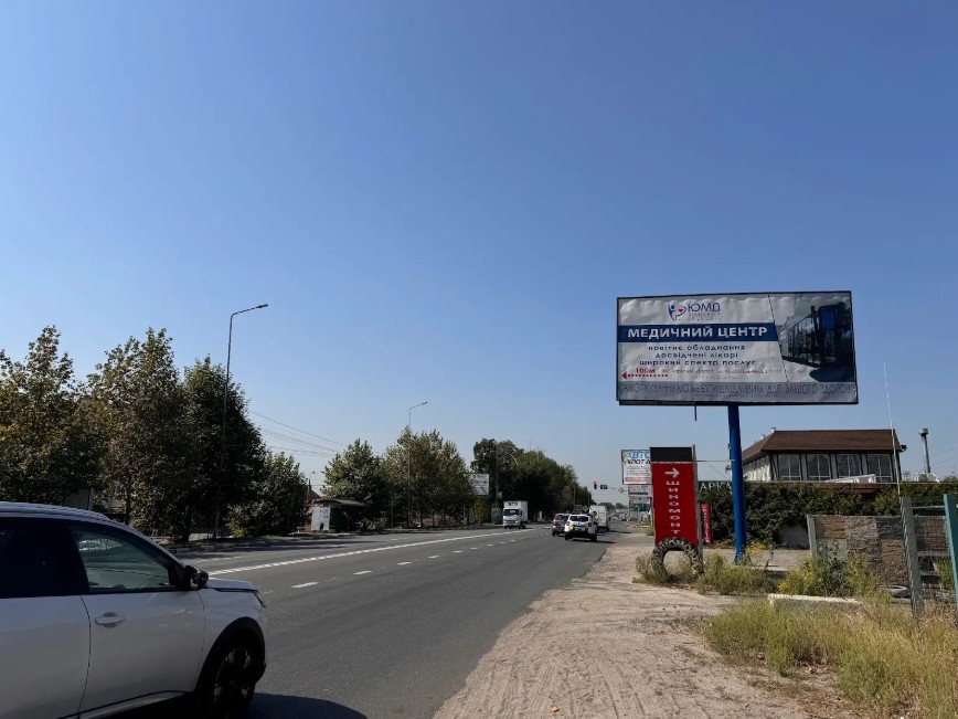 Billboard Svyatopetrivske,  st.Belogorodskaa, naprotiv  Petrovskogo Kvartala