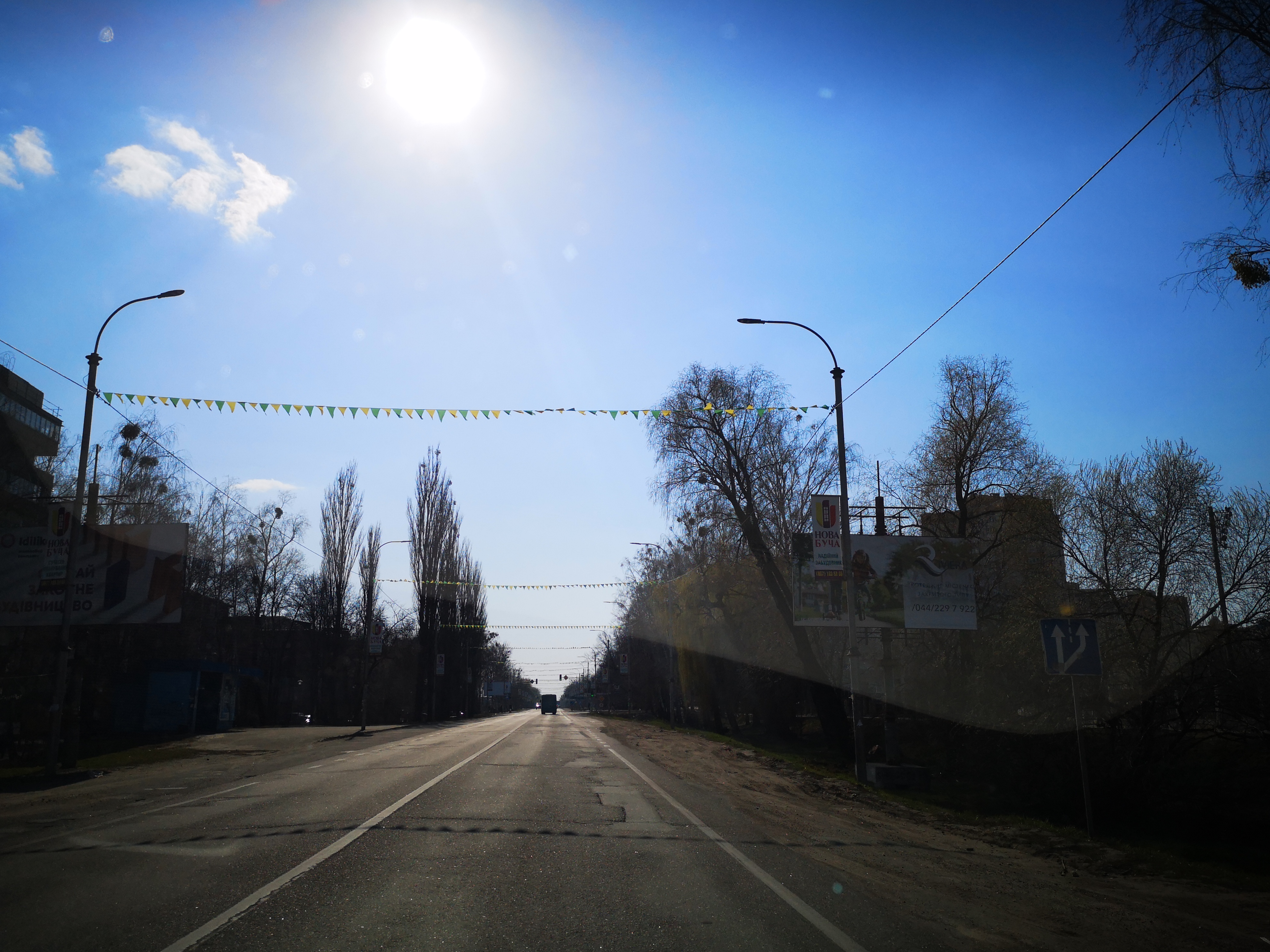 Billboard Bucha,  trasa Kiiv-Kovel', st. Nove-sose,  bila stadionu