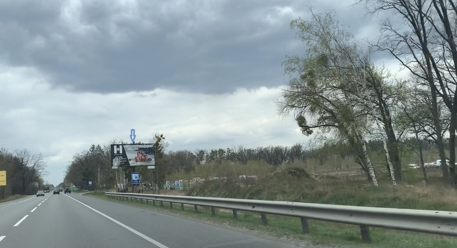 Билборд Ворзель,  вул. Ковельська, заїзд на АЗС "БРСМ", перед поворотом на  ЖК "Forest Land", вул. І. Виговського, 500м до Ринк "Бучанський", Ресторан "Хатинка Пекаря",  Автодорога М-07 Київ-Ковель-Ягодин (Варшаська траса), напрям ок із м. Бородянка в бік м. Київ 