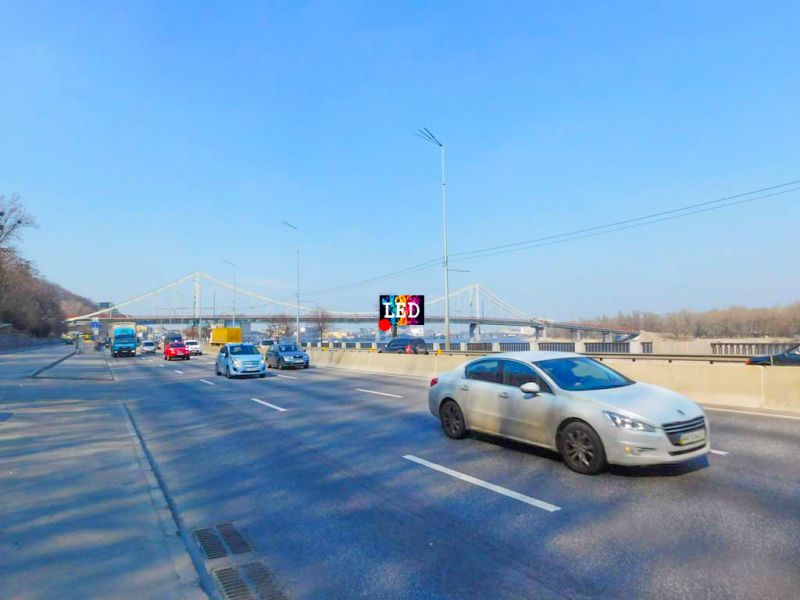 Видеоборд Киев,  Набережне шосе, 100 м. до Пішохідного Моста, рух в напрямку Поштова пл.