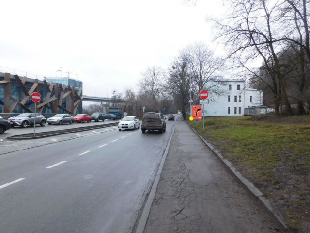 Citylight Kyiv,  Паркова дорога 3/5, до пл. Андрія Первозванного, з центру