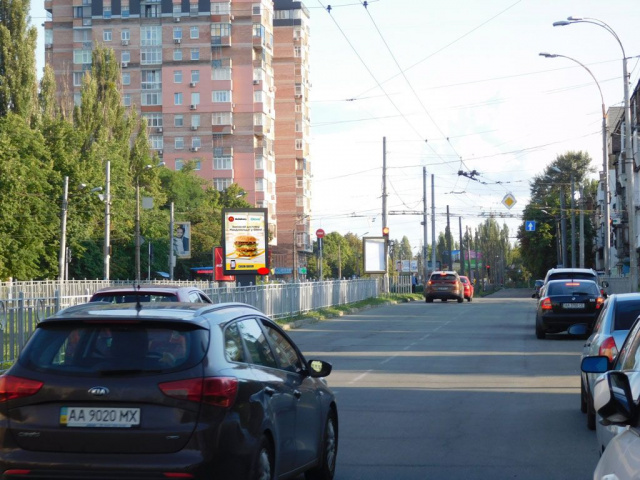 Ситискролл Киев,  Святослава Хороброго вул. 5 (Народного ополчення вул. 5)