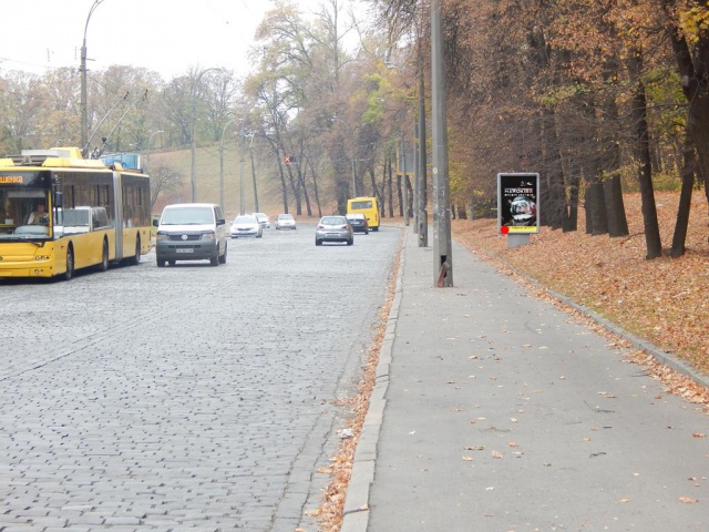 Ситилайт Киев,  Пoдільскій узвіз, в напрямку до вул.Овруцька
