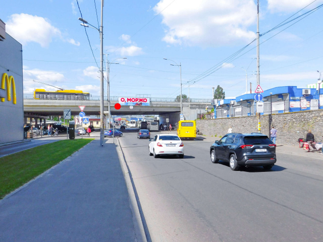 Нестандарт Киев,  Шляхопровід біля ст.м. "Святошин" в напрямку Депутатська вул.