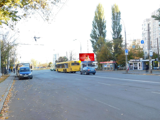 Билборд Киев,  Свободи пр-т 17, до Правди пр-т, в центр