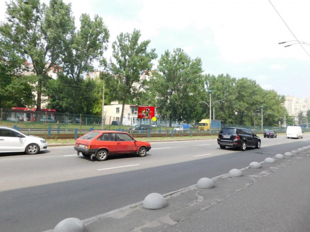 Billboard Kyiv,  Гузара Любомира пр-т 6 (Комарова пр-т 6)