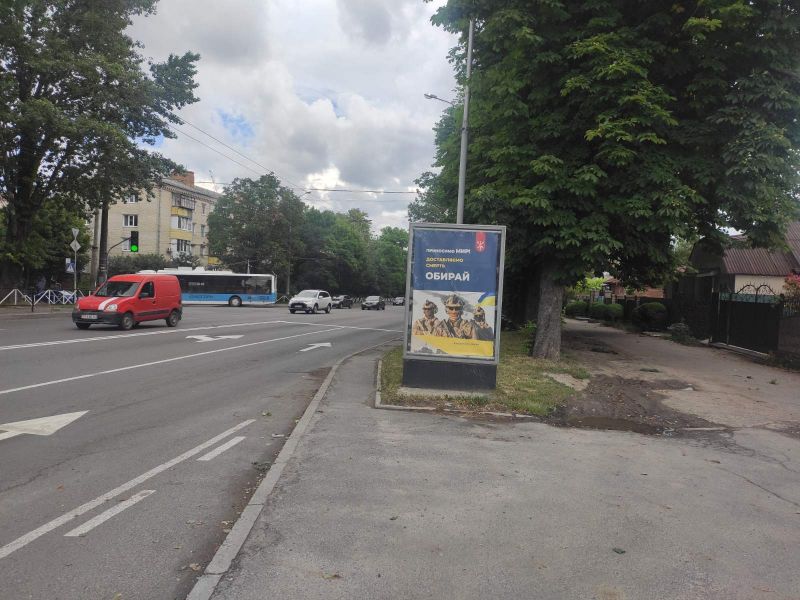 Citylight Khmelnitsky,  st.Kam'anec'ka, (131/1, zupinka biblioteka HNU)