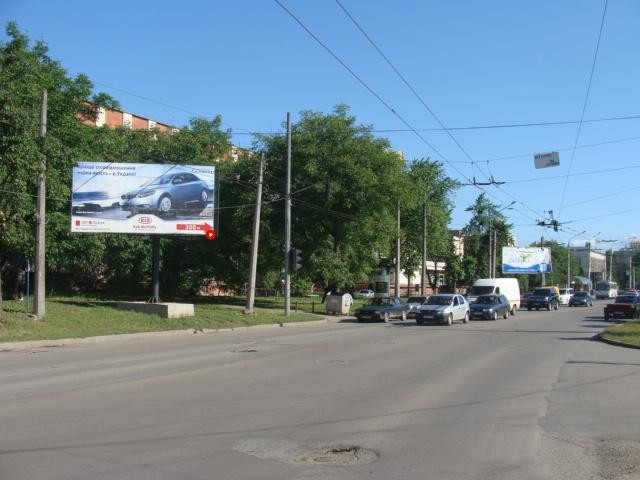 Billboard Chernivtsi,  st. Geroiv Majdanu, 196 - st. Pilipa Orlika