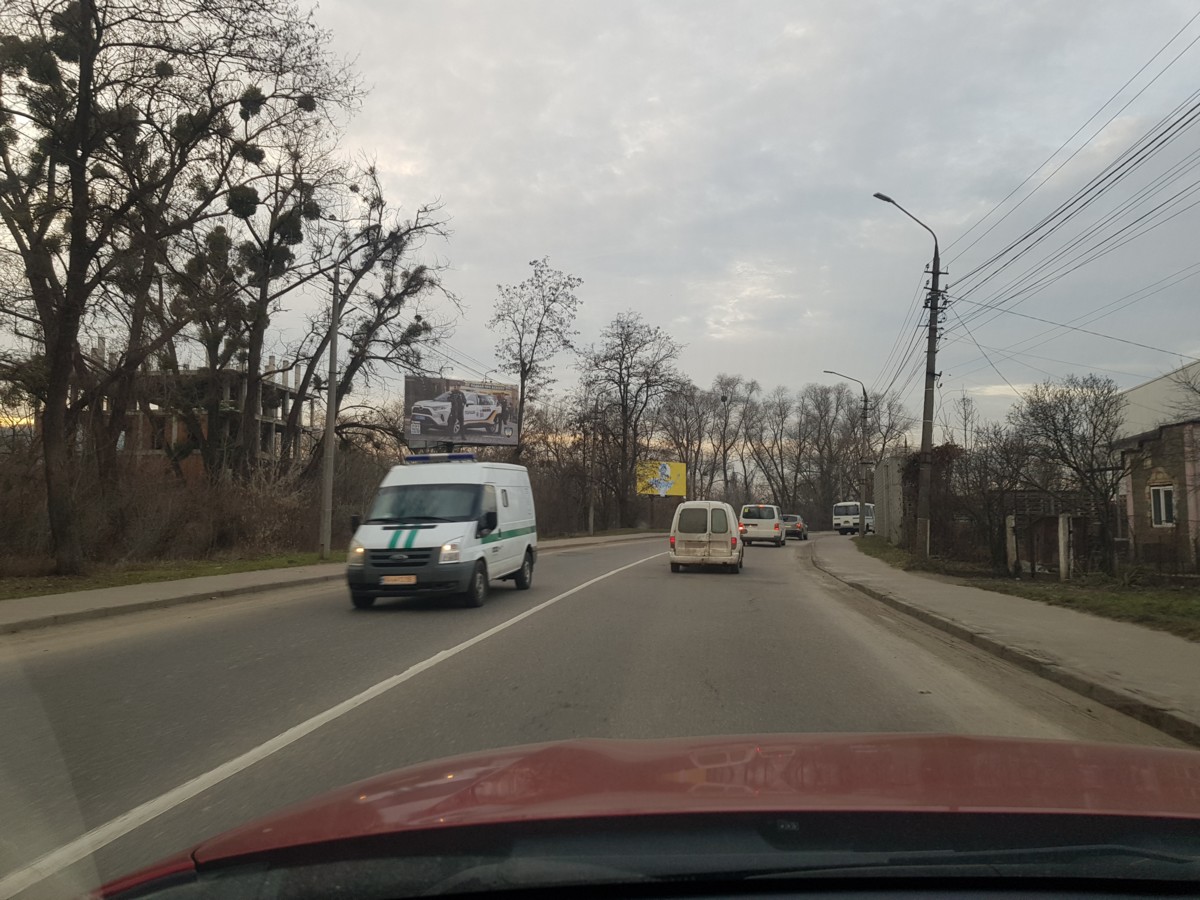 Білборд, бігборд (борд)  Чернівці,  вул. Галицький шлях, Метро, навпроти буд. 34