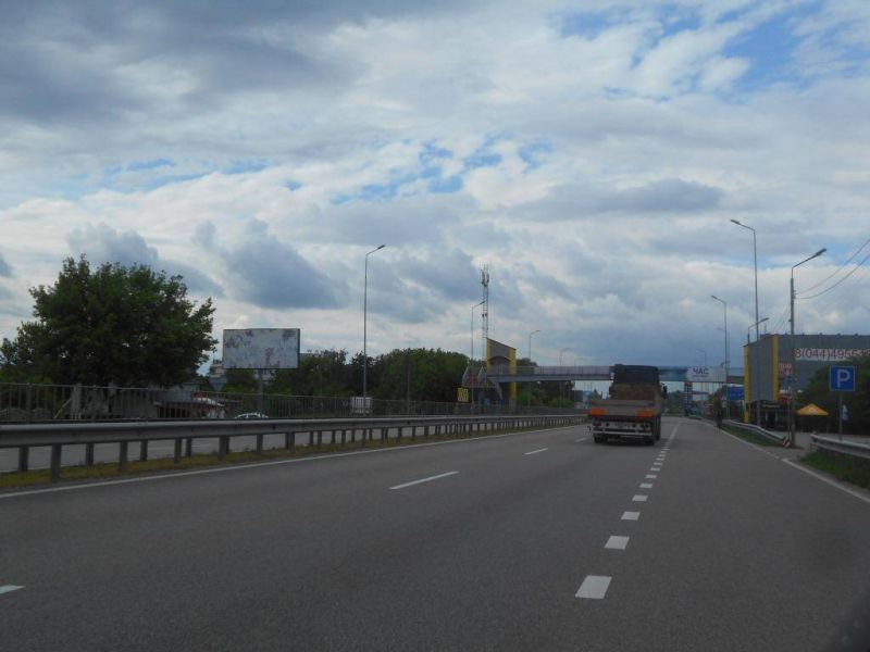 Billboard Pidgirtsi,  Dniprovs'ke sose, trasa N-01 "Kiiv-Znam'anka", km 26+800 pravo, za 550m do povorotu na s. Pidgirci, za 400m do AZS BRSM