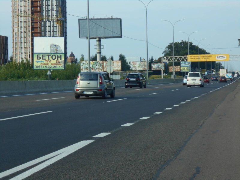 Білборд, бігборд (борд)  Гатне,  с. Чабани, траса М-05 Київ-Одеса, км 14+365 ліво, перед ЖК Атріа Сіті, перед представництвом REHAU, через 250м після АЗС SOCAR, через 300м після Нової Лінії та магазину АТБ, за 500м до вул. Машинобудівників, верх