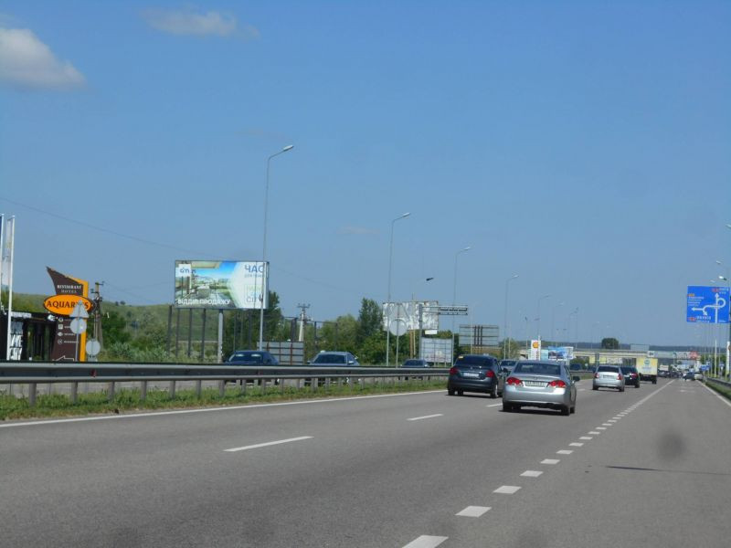 Билборд Киев трассы,  Дніпровське шосе, траса Н-01 "Київ-Знам'янка", км 25+700 право, відділ продажу ЖК "Парк Лейк Сіті", за 580м до розв'язки на с. Креничі, за 250м до АЗС Shell