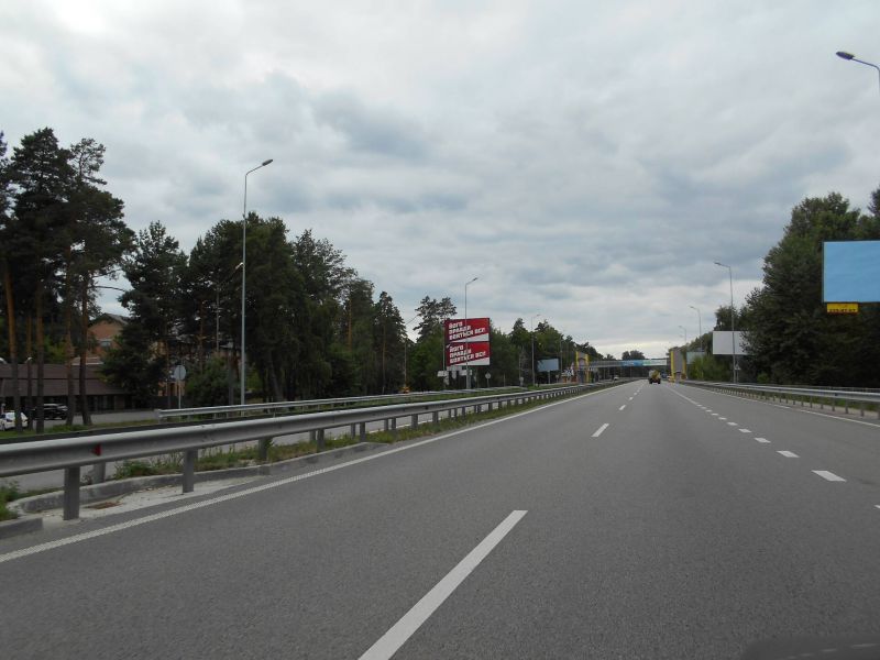 Билборд Подгорцы,  Дніпровське шосе, траса Н-01 "Київ-Знам'янка", км 28+400 право, біля ресторану "Три мушкетери", верх