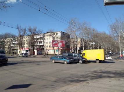 Билборд B в Одессе, 3х6  Філатова вул. - Івана та Юрія Ліпи  вул., 6 фото 1
