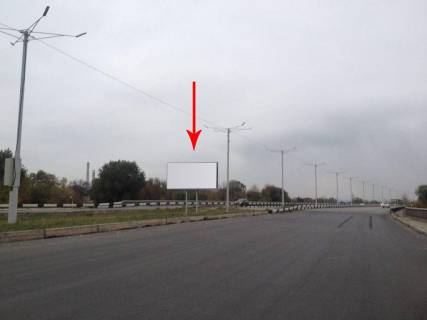 Білборд, Бігборд (Борд)  A у Кам'янське (Дніпродзержинськ), 6х3  мостовий перехід через р. Дніпро (на розділовій смузі)(10), на лівий берег Фото 1