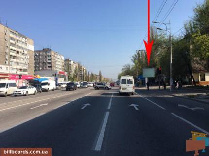 Скроллер A в Днепр (Днепропетровск) t125A1,Слобожанський (Газети Правда) пр.), 46, на зупинці, на світлофорі - 230022 фото 1