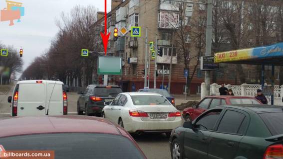 Скроллер A в Днепр (Днепропетровск) t129A5,просп. Олександра Поля (Кірова), 127 - вул. Лікаря Ребініна (Гавриленка), рух вниз, на світлофорі - 230055 фото 1