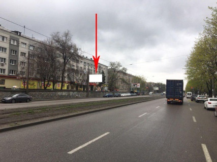 Билборд B в Днепр (Днепропетровск), 6х3  просп. Богдана Хмельницького (Героїв Сталінграда), 16, біля входу у Варус фото 1