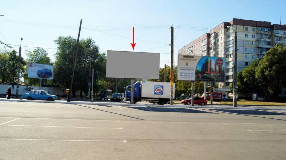 Billboard B in Dnipro (Dnipropetrovsk) s102B,st. M. Mihnovs'kogo (Serbini) - st. Berezins'ka (bila TC Karavan), bila svitlofora Photo 1
