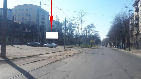 Билборд A в Днепр (Днепропетровск) s075A2,просп. Лесі Українки (Пушкіна) - вул. Савченко, на світлофорі, рух в сторону автовокзалу фото 1