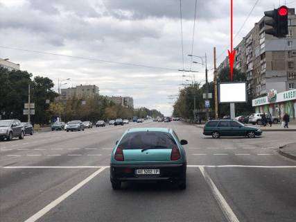 Билборд A в Днепр (Днепропетровск), 3.14х2.32  просп. Слобожанський (Газети Правда), 117 - вул. Петра Яцика (Воронезька), рух в напрямку ТЦ НАША ПРАВДА, на світлофорі, на світлофорі фото 1