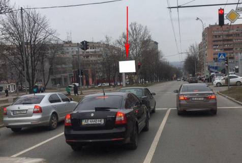 Скроллер A в Днепр (Днепропетровск) 086A4,просп. Олександра Поля (Кірова) - вул. Михайла Драгоманова (Димитрова), на світлофорі, рух вниз - 240625 фото 1