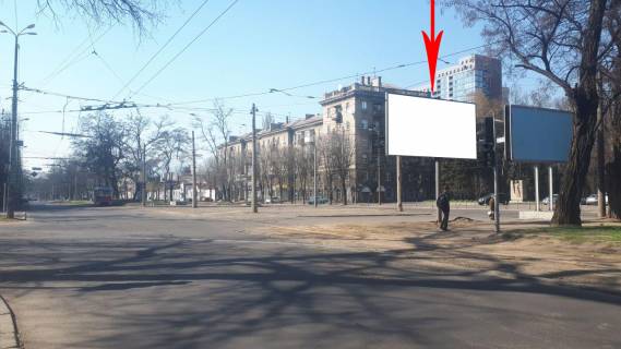 Билборд B в Днепр (Днепропетровск) s170B,просп. Лесі Українки (Пушкіна) - вул. В’ячеслава Чорновола (Юрія Савченка), на світлофорі, в сторону автовокзалу фото 1