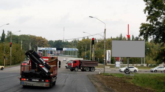 Билборд A в Днепр (Днепропетровск), 6х3  Запорізьке шосе - вул.Старокодакська, в'їзд у місто, біля світлофора фото 1
