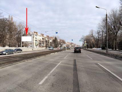 Билборд B в Днепр (Днепропетровск) t082B,просп. Богдана Хмельницького (Героїв Сталінграда) - вул. Лікаря Ребініна (Гавриленка), напрямок в сторону центру, біля світлофору фото 1