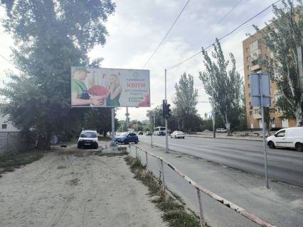 Билборд B в Днепр (Днепропетровск), 6х3  вул. Калинова, 38 (поруч АТБ) рух з ТРЦ КАРАВАН, на світлофорі фото 1