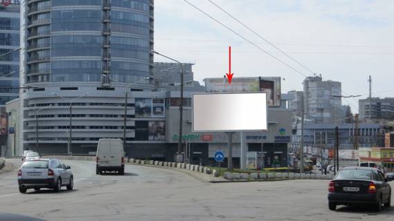 Призматрон, Призма A у Дніпро (Дніпропетровськ) 009А2,вул. Січеславська Набережна (Наб. В.І. Леніна), на узбіччі при з'їзді з Нового мосту, біля ТРЦ МОСТ СІТІ - 230286 Фото 1