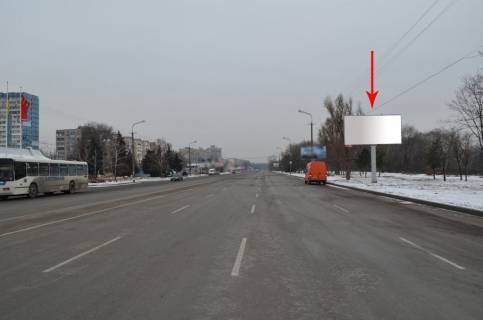 Билборд A в Днепр (Днепропетровск) 102А,вул. Набережна Заводська - вул. Комунарівська, МАКДОНАЛДС, ТЦ КОМФІі, СІЛЬПО, к-т Комунар, БІЛЛА, з центру фото 1