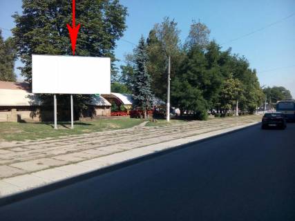 Billboard A in Kam'yanske (Dniprodzerzhinsk), 6х3  prosp. Svobodi, navproti bud. No59, napramok do centru, bila svitlofora Photo 1