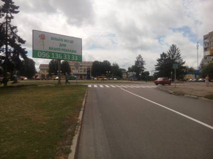Билборд A в Каменское (Днепродзержинск) дз04А2,просп. Свободи (Леніна) в районі привокзальної площі, навпроти "Аптеки №63", напрямок до залізничного вокзалу фото 1