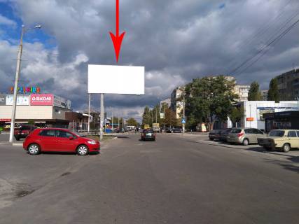 Билборд A в Каменское (Днепродзержинск), 6х3  бульв. Будівельників, навпроти буд. №26 (ТЦ Терра, супермаркет ВАРУС),напрямок до ТЦ ЕПІЦЕНТР фото 1