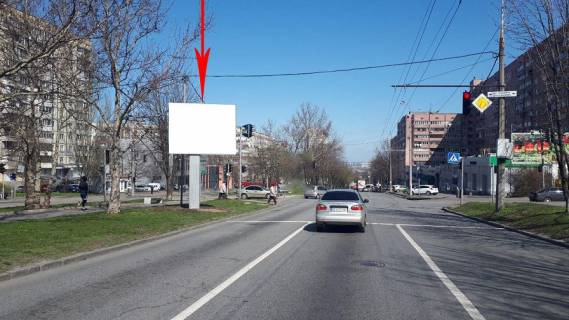 Бэклайт A в Днепр (Днепропетровск) 038A,просп. Олександра Поля (Кірова) - вул. Михайла Драгоманова (Димитрова), на світлофорі, рух вниз, перед перехрестям фото 1