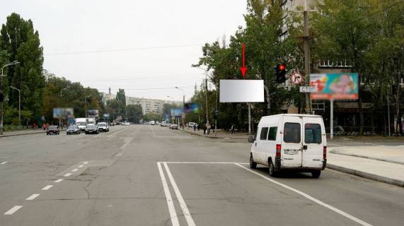 Билборд A в Днепр (Днепропетровск) s138А,просп. Героїв - бульв. Слави, в центр, біля світлофора фото 1