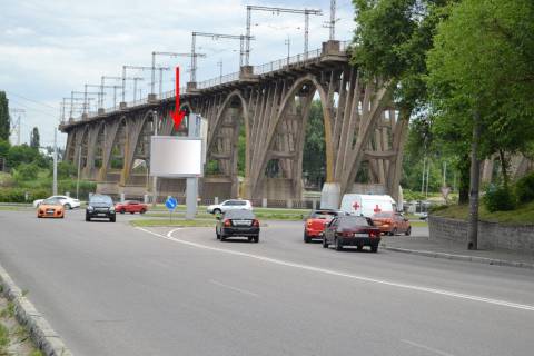 Скроллер A в Днепр (Днепропетровск) 013А2,вул. Січеславська Набережна (Наб. В.І. Леніна), на розділовій смузі біля Мерефо-Херсонського мосту - 168623 фото 1