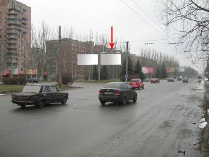 Билборд A в Днепр (Днепропетровск) 117А2,ж/м Червоний Камінь (початок - роздільник). На світлофорі. права фото 1