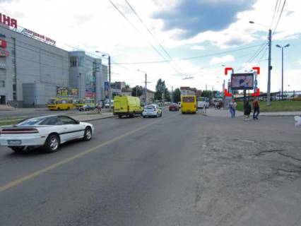 Видеоборд A в Львове вул. Городоцька (навпроти ТЦ "Скриня"), розмір 2,3 х 3,2 м, екран - 563570 фото 1