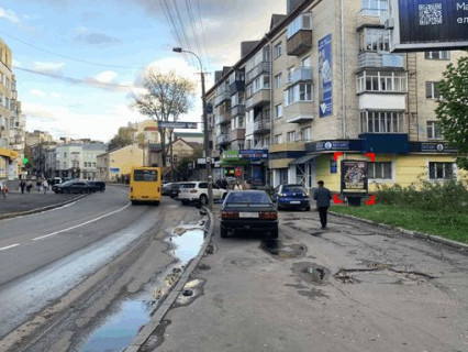 Ситилайт A в Ровно вул. В. Чорновола (біля буд. 14–16) фото 3