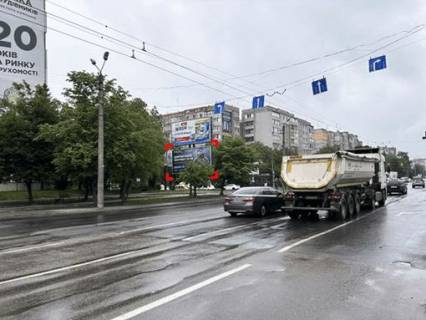 Білборд, Бігборд (Борд)  B у Івано-Франківську вул. Івасюка, 28, знизу Фото 1