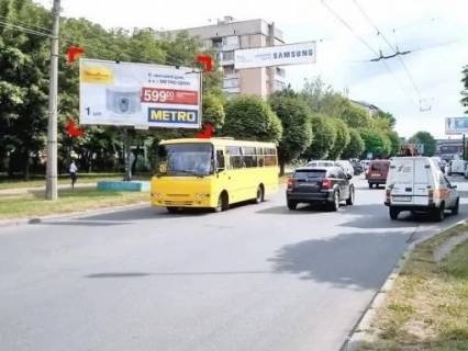 Билборд B в Черновцах вул. Сергія Скальда (Комарова), 6 фото 1