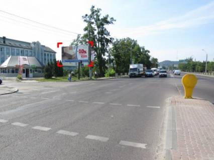 Билборд B в Львове вул. Хмельницького – Ковельська (за зупинкою) фото 1