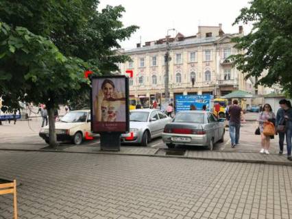 Билборд B в Львове вул. Дністровська, 3 (універмаг "Прикарпаття"), місце 3 фото 1